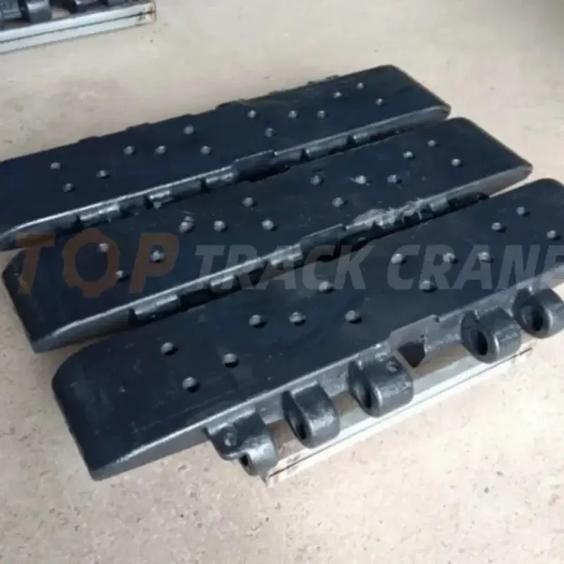 Demag CC1800 track pad